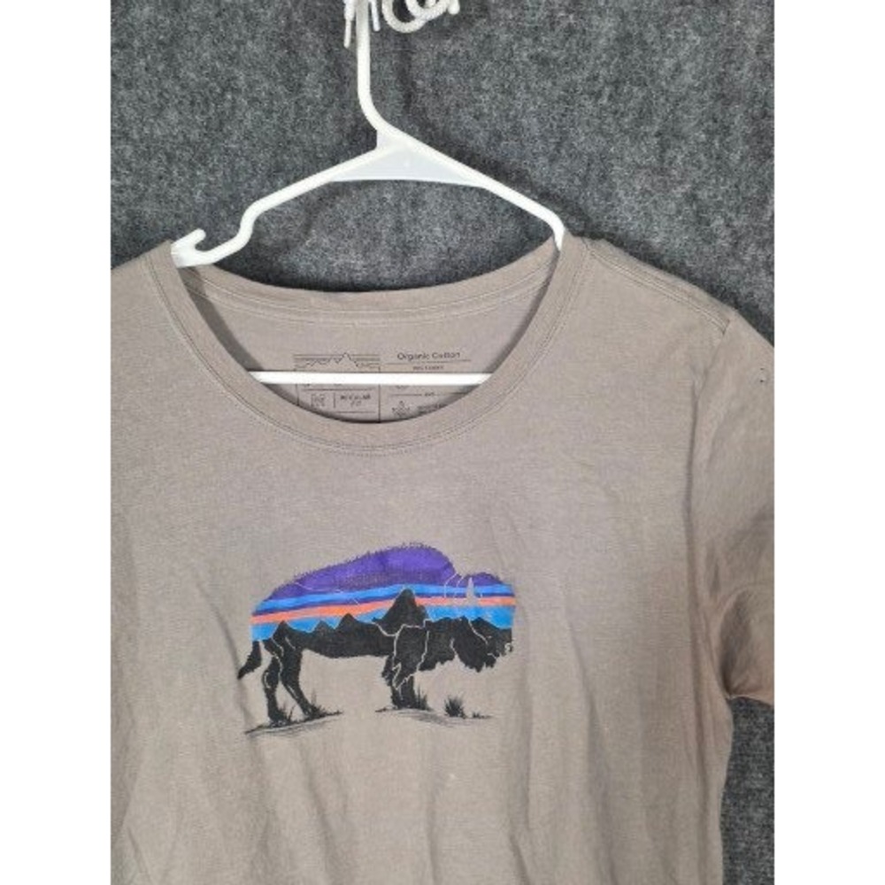 Patagonia Organic Cotton Graphic T Shirt Mens Size Medium Bison Landscape Casual - Picture 7 of 8